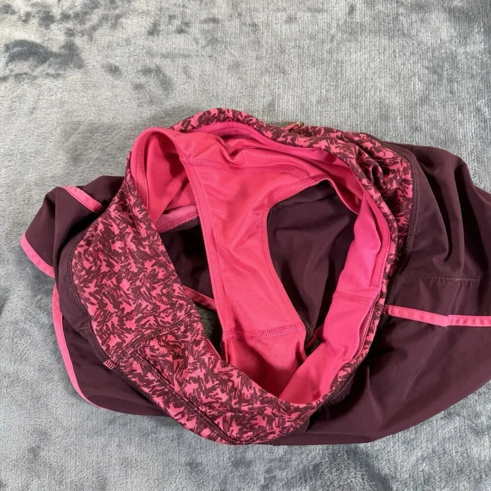 Lululemon Sz 4 Mountain Peaks Bon Bordeaux Drama Maroon 4 Way Run Times Short